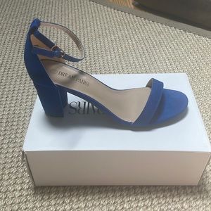 Dream Pairs Royal blue heels